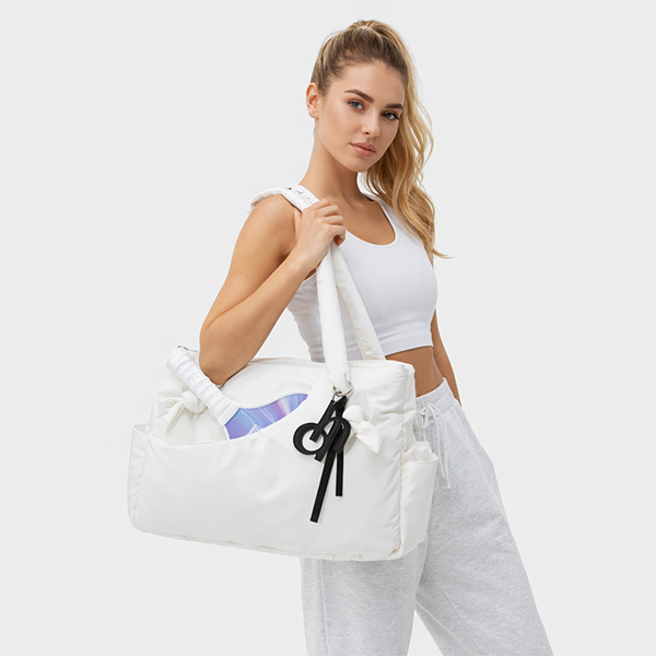 As a Fashionable Sports Brand, How to Choose the Right Puffy Bags